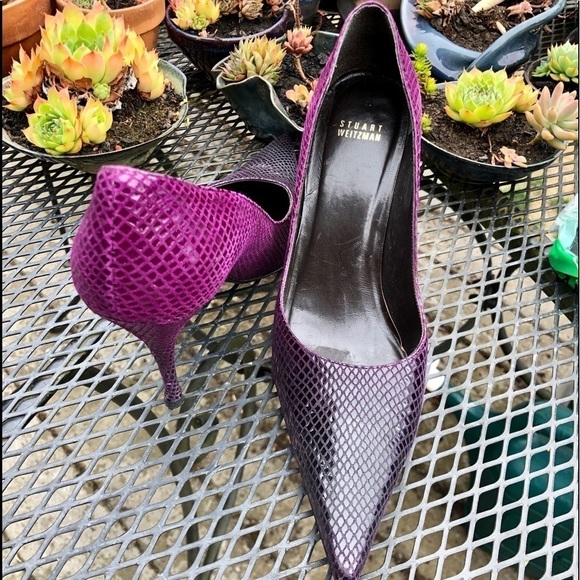 Stuart Weitzman Shoes - 11 Stuart Weitzman stiletto, unique purple fades to black at the toe. 4” EUC